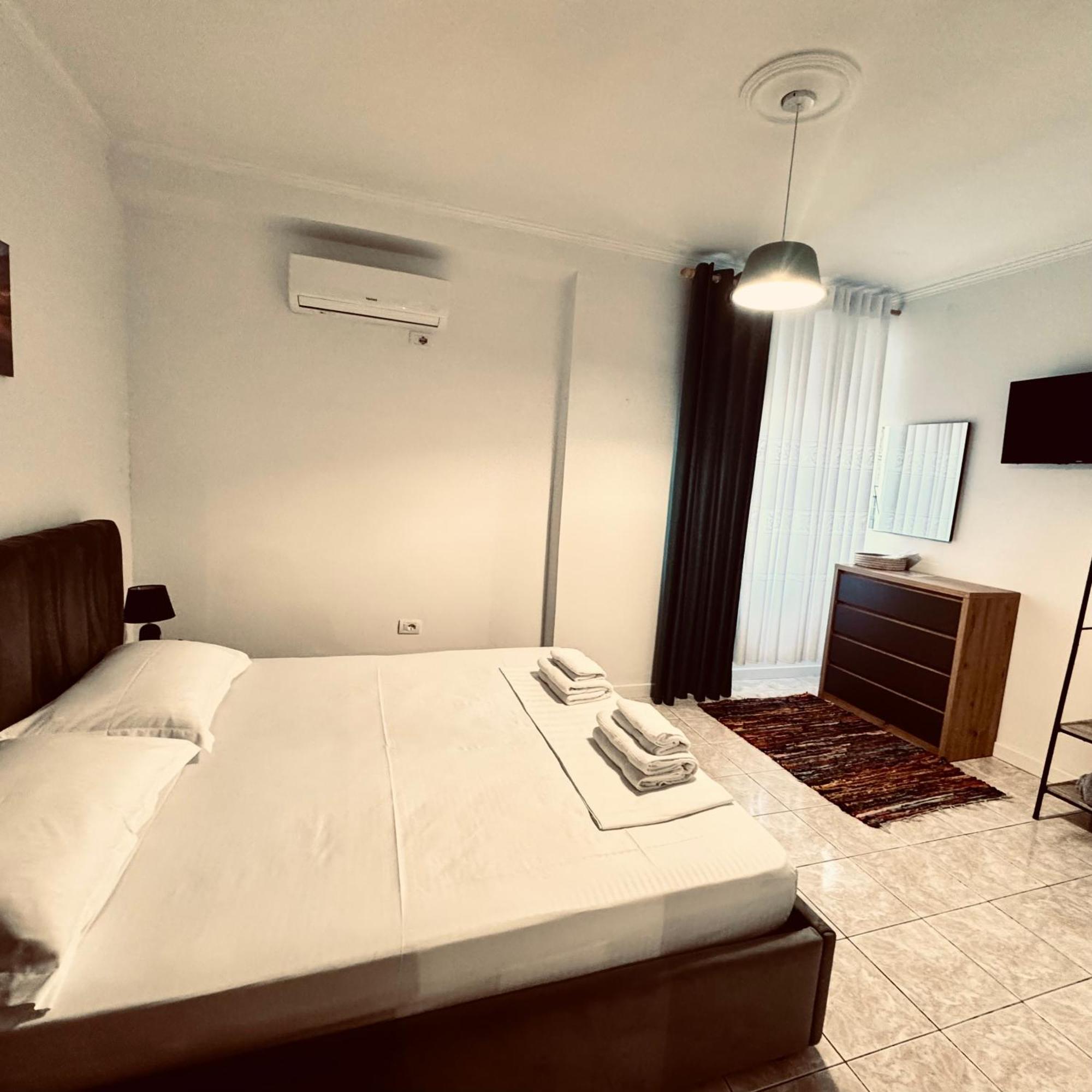 Hi5 Rooms Tirana Exterior photo